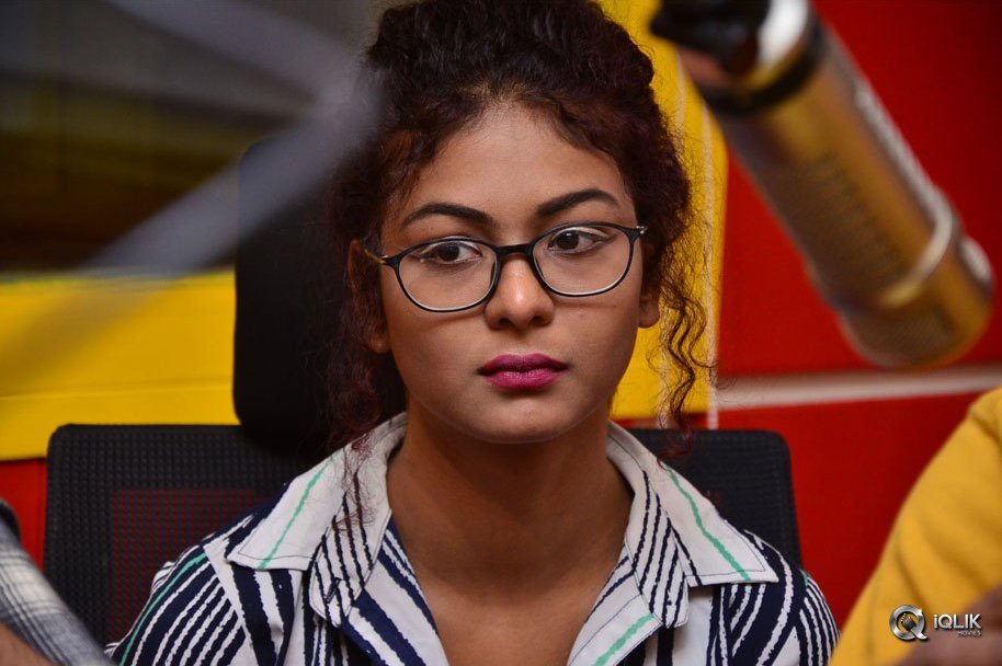 Ami-Thumi-Movie-First-Song-Launch-At-Radio-Mirchi